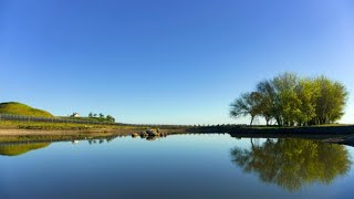 Beautiful Lakes Edge Peaceful Waters [upl. by Thayer77]