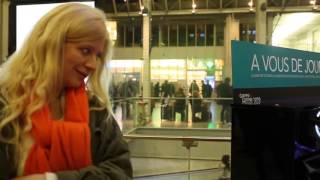 Playing Liszt La Campanella for Valentina Lisitsa on the Street [upl. by Lukas]