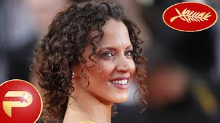 Cannes 2015  Noemie Lenoir enceinte et rayonnante pour la montée des marches [upl. by Treve]