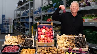 Gert Jans keuze met wilde bospaddenstoelen herfstfruit en stoofperen [upl. by Zsazsa962]