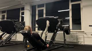 Leg press machine single leg  how to [upl. by Lilly]