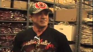 Sylvester Stallone de compras en Ed Hardy [upl. by Nodyroc]