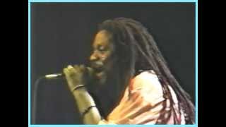 DENNIS BROWN amp ANDREW TOSH  Raggamufin  AO VIVO  Raro [upl. by Hodess]