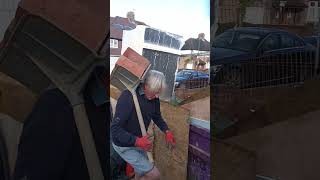 The old bastard still at it  Paul Weller hodcarrier oldschool bricklaying tutorial [upl. by Llehsar]