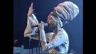 Erykah Badu quotTyronequot North Sea Jazz 2001 [upl. by Tecla]