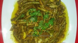 Loitta Shutki Recipe with Kochur Loti কচুরলতি শুটকি চর্চরী  How To Cook It  Munnys Kitchen [upl. by Winn]