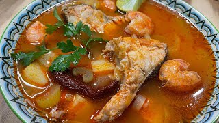 Receta De Caldo de Pescado Con Camarones y Verduras [upl. by Ekle5]