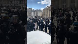 Paris Sorbonne 25 avril 2024 les jeune sont nasser pour laisser place à Macron… manifestation [upl. by Urbas]