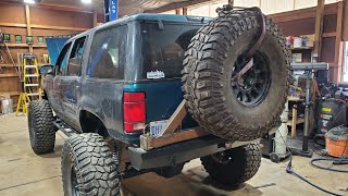 I built a swing out tire carrier for my V8 1 Ton 1st Gen Ford Explorer [upl. by Allicsirp446]