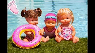 👣 NOA et NOE soeurs Nenuco dans la piscine Cours de natation avec la bébé et le beignet gonflable [upl. by Pooley]