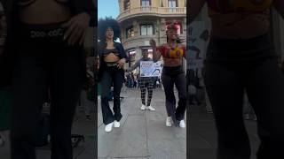 Colombianas bailando salsa caleña [upl. by Nnyleimaj]