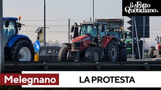 La protesta degli agricoltori a Melegnano i trattori in corteo [upl. by Anurb]