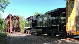 Train Goes Under Bridge Then Train Goes Over Bridge Then Speed Checks amp Horn Salutes CSX amp NS RR [upl. by Mountfort]