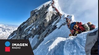 Alpinistas suben el Everest sólo por popularidad y fama Carlos Carsolio  Primera Emisión [upl. by Mahgem63]