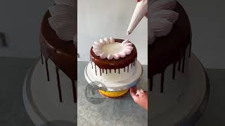 como decorar torta con ganache de chocolate y fresas para principiantes [upl. by Ahsino]