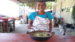 Cocinando UN AUTENTICO PIPIAN DE POLLO DE SEMILLA DE CALABAZA  DOÑA LUPITA [upl. by Aylat]