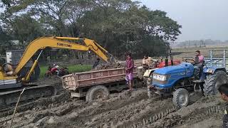 Excavator Helped Caught Mahindra Tractor  GC Village [upl. by Inalaehak503]