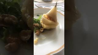 Käse Birne mit Honig und Walnüssen fastfood snack foodie foodlovers shortsvideo [upl. by Noek]