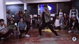 Pobre Diabla  Don Omar Coreografia by Santiago Sandoval [upl. by Nilac]