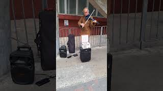 2024年2月27日 法國街頭音樂家🎻在小區表演 French street musicians perform in the community [upl. by Celeski352]