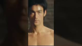 Epic moment of Bruce lee kungfu movie chinesedub martialarts martialartsmovies brucelee [upl. by Wrdna]