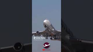 Plane BREAKS RUNWAY 747 aviation shorts [upl. by Rubetta]