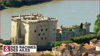 Le château de Tarascon sur les rives du Rhône [upl. by Keele207]