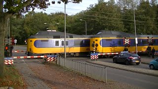 Spoorwegovergang Amersfoort  Dutch railroad crossing [upl. by Le220]