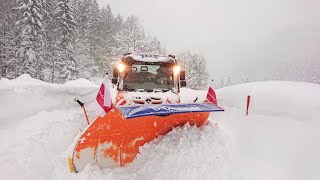 Schneeräumung am Timmelsjoch mit MercedesBenz Unimog [upl. by Leicester388]