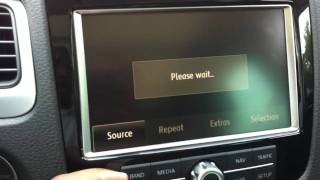 How to load a CD in a VW Touareg [upl. by Franzoni]