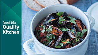 Mussels in Tomato and Spinach Sauce [upl. by Iago]