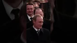 putin lider presidente rusia When Vladimir Putin walks to make a speech [upl. by Lemrahs587]