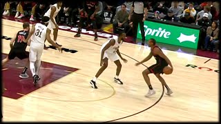 Scottie Barnes Blows By Evan Mobley for the Jam [upl. by Tracay188]