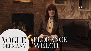 Florence Welch backstage über ihren Look  bts fashion interviews  VOGUE Interview [upl. by Ailaham148]