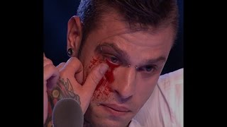 FEDEZ AGGREDITO AD UN LIVE [upl. by Ykcub]