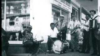 Orchestre Toussaint  Brède mouroum [upl. by Noryb187]