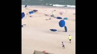 Run  Umbrellas beach vine vine viralvine funny funnyvideos followformore [upl. by Marsden]