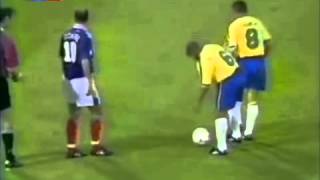 el mejor gol de tiro libre de la historia roberto carlos [upl. by Ordnazil]