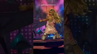 Sabrina Carpenter has reverse cowgirl Juno position in Houston 🤠😂 shorts sabrinacarpenter [upl. by Gunning]