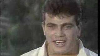 amr diab omal eih old clip [upl. by Luapnaes]