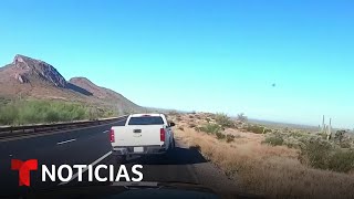 Captan dramática persecución a un presunto traficante de personas en Arizona  Noticias Telemundo [upl. by Ahsinyd]