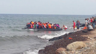 Arrival of Syrian refugees  Aankomst van Syrische vluchtelingen Eftalou Lesbos 22 sept 2015 [upl. by Lewse]