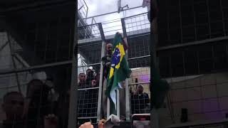 Hamilton sendo ovacionado pelo publico brasileiro Muita emoção no final em Interlagos 2024 shorts [upl. by Euqinue]