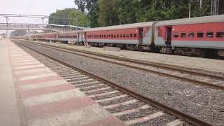 12417  12418 Prayagraj Express Running between NDLS to Prayagraj junction प्रयागराज एक्सप्रेस [upl. by Finn739]