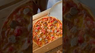 Meatball marinara pizza cannabiseducation pizza kanyewest [upl. by Pacifa806]