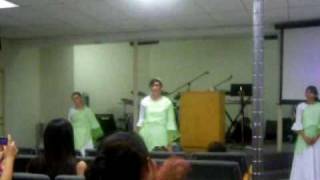 Danza quotReMoLiNeaNDoquot Grupo Shalom [upl. by Emarej]