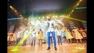 CHORAL HIGHLIFE PRAISE MEDLEY  Ayeyi Ndwom Concert  VocalEssence Chorale Ghana [upl. by Isyad]