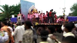 Ganpati Visarjan In the middle of excitement in Mumbai [upl. by Shulman]