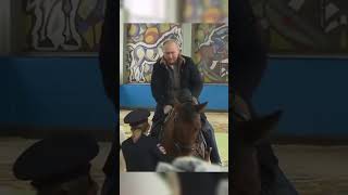 putin lider presidente rusia Vladimir Putin ride a horse [upl. by Vivyanne]