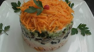 Новогодний салат из копчёной курицы с черносливом и грибами с оригинальным названием «Обжорка» [upl. by Adnav567]